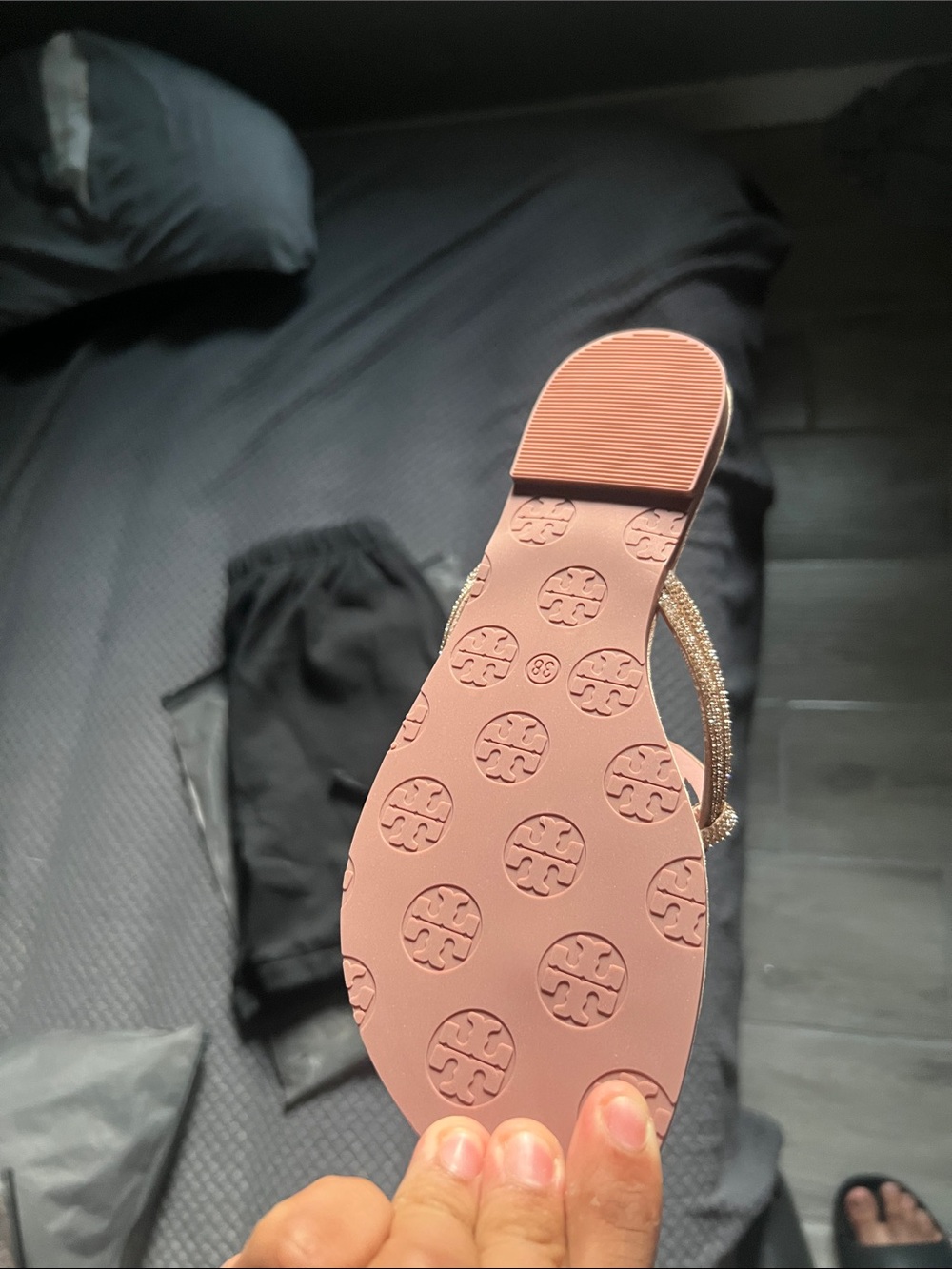 Tory Burch Metallic Rose Gold Cutout Logo Thong Sandal - Picture 7 of 9